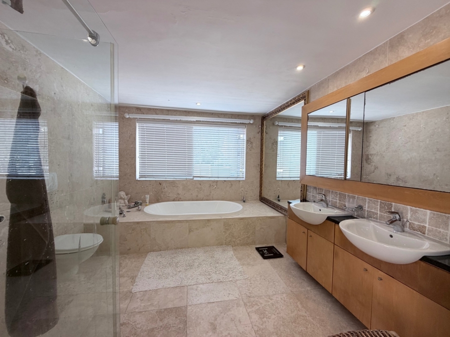 7 Bedroom Property for Sale in Bloubergstrand Western Cape